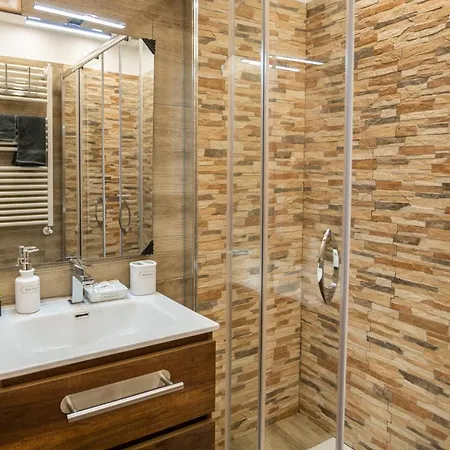 Apartament Ilioneo *
